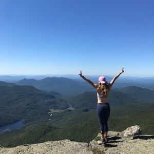 Meet your Posher, Monica